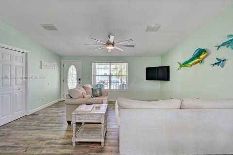 House in Key Largo, Florida 2 bedrooms, 89.19 sq.m. № 1836780 - photo 16