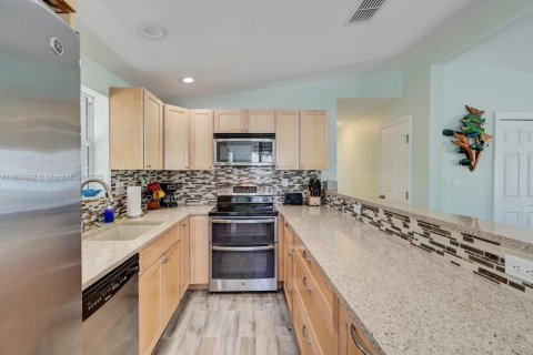 House in Key Largo, Florida 2 bedrooms, 89.19 sq.m. № 1836780 - photo 24