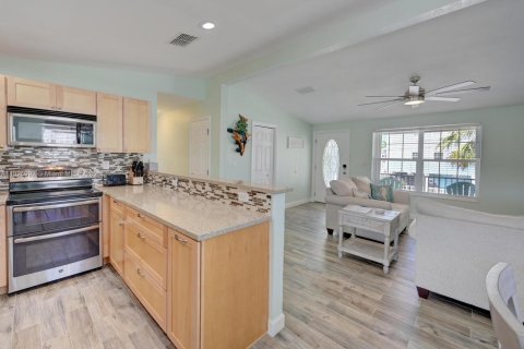 House in Key Largo, Florida 2 bedrooms, 89.19 sq.m. № 1836780 - photo 20