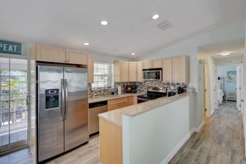 House in Key Largo, Florida 2 bedrooms, 89.19 sq.m. № 1836780 - photo 6