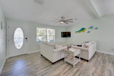 House in Key Largo, Florida 2 bedrooms, 89.19 sq.m. № 1836780 - photo 17