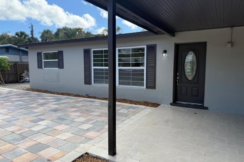 Casa en venta en Stuart, Florida, 3 dormitorios, 162.86 m2 № 2240188 - foto 3