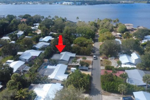 Villa ou maison à Stuart, Floride 3 chambres, 162.86 m2 № 2240188