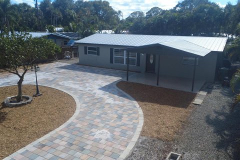 Casa en venta en Stuart, Florida, 3 dormitorios, 162.86 m2 № 2240188 - foto 2