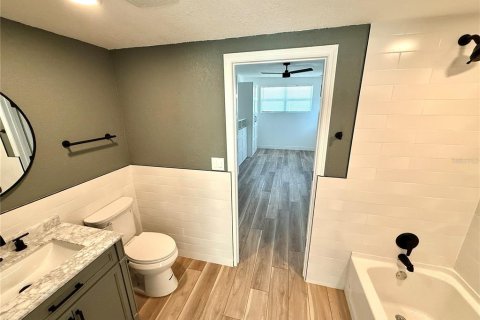 House in Casselberry, Florida 3 bedrooms, 152.73 sq.m. № 1902116 - photo 6