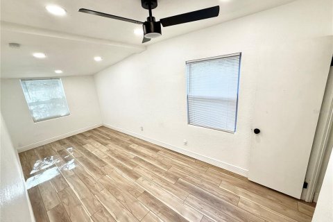 House in Casselberry, Florida 3 bedrooms, 152.73 sq.m. № 1902116 - photo 20