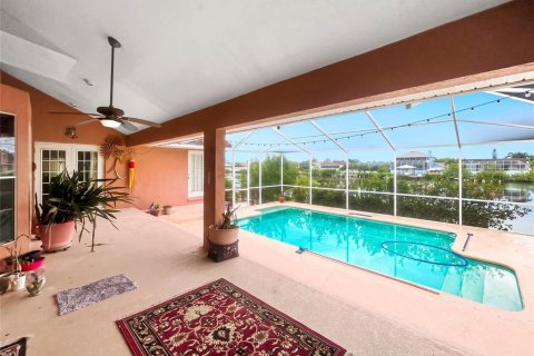 House in Apollo Beach, Florida 3 bedrooms, 242.47 sq.m. № 2149491 - photo 30