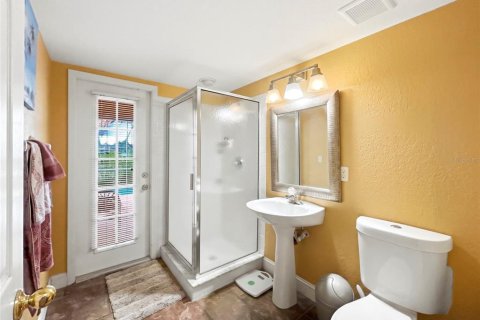 House in Apollo Beach, Florida 3 bedrooms, 242.47 sq.m. № 2149491 - photo 15