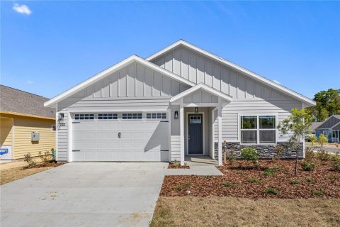 House in Gainesville, Florida 3 bedrooms, 176.51 sq.m. № 2120666