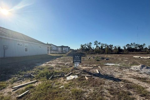 House in Gainesville, Florida 4 bedrooms, 167.22 sq.m. № 2120666 - photo 2