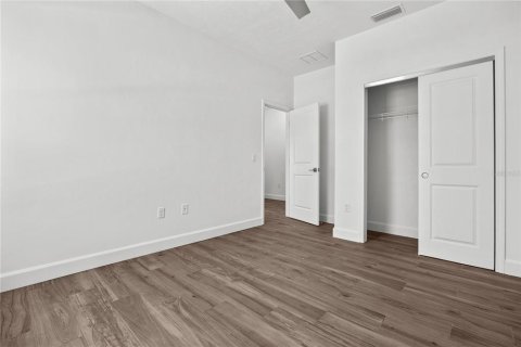 House in Gainesville, Florida 4 bedrooms, 167.22 sq.m. № 2120666 - photo 24
