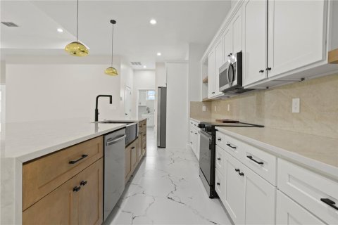 Купить виллу или дом в Юстис, Флорида 12 комнат, 227.61м2, № 2198119 - фото 18