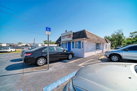 Propiedad comercial en venta en Bradenton, Florida, 191.38 m2 № 2166584 - foto 8