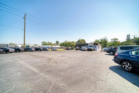 Propiedad comercial en venta en Bradenton, Florida, 191.38 m2 № 2166584 - foto 30