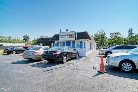 Propiedad comercial en venta en Bradenton, Florida, 191.38 m2 № 2166584 - foto 7