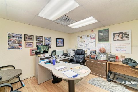 Propiedad comercial en venta en Bradenton, Florida, 191.38 m2 № 2166584 - foto 16