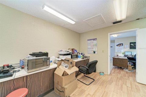 Propiedad comercial en venta en Bradenton, Florida, 191.38 m2 № 2166584 - foto 13