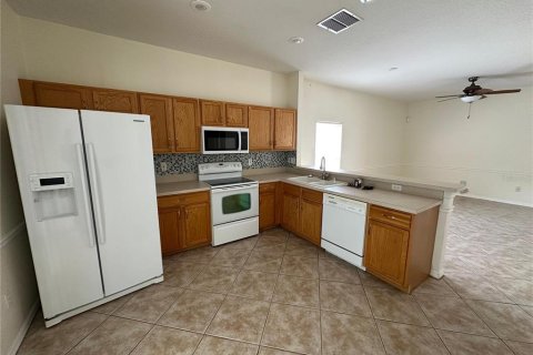 House in Orlando, Florida 3 bedrooms, 108.14 sq.m. № 2100194 - photo 5