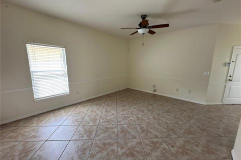House in Orlando, Florida 3 bedrooms, 108.14 sq.m. № 2100194 - photo 4