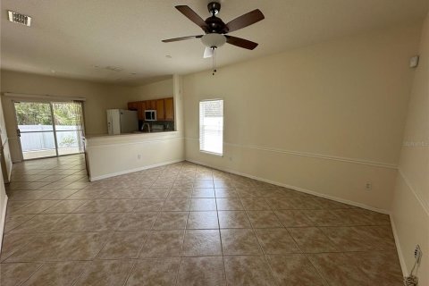 House in Orlando, Florida 3 bedrooms, 108.14 sq.m. № 2100194 - photo 3