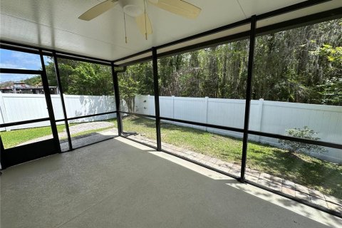 House in Orlando, Florida 3 bedrooms, 108.14 sq.m. № 2100194 - photo 12