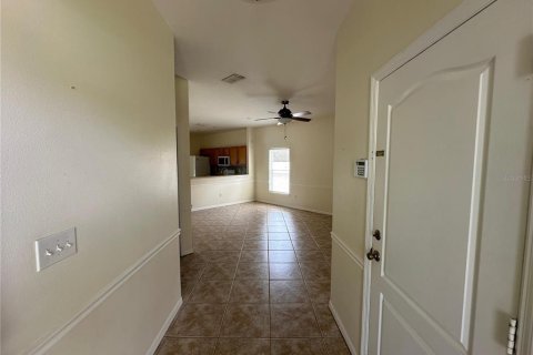 House in Orlando, Florida 3 bedrooms, 108.14 sq.m. № 2100194 - photo 2