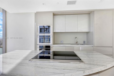 Condo in Sunny Isles Beach, Florida, 2 bedrooms  № 2040100 - photo 17