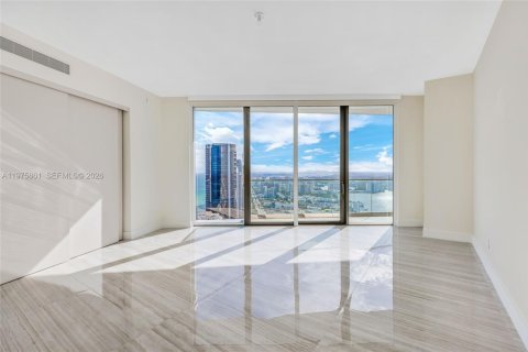 Condo in Sunny Isles Beach, Florida, 2 bedrooms  № 2040100 - photo 20