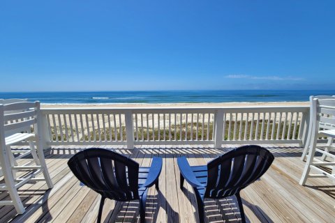House in Saint George Island, Florida 5 bedrooms, 144.93 sq.m. № 589977 - photo 1