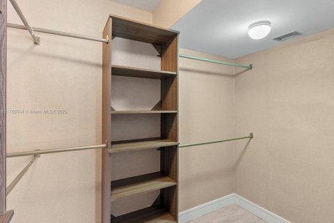 Купить кондоминиум в Холливуд, Флорида 1 комната, 119.57м2, № 1864158 - фото 19