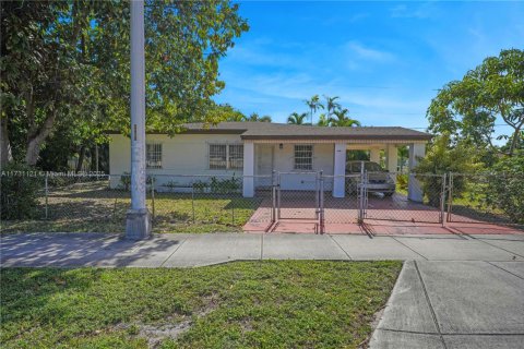 House in North Miami Beach, Florida 3 bedrooms, 93.46 sq.m. № 1865634 - photo 5