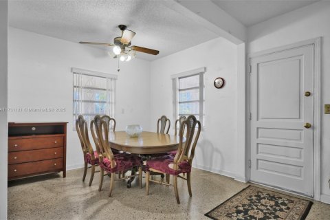 House in North Miami Beach, Florida 3 bedrooms, 93.46 sq.m. № 1865634 - photo 6
