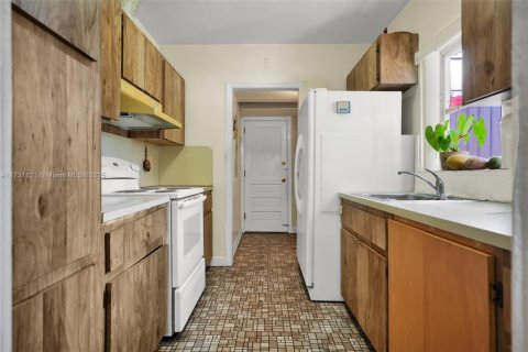 House in North Miami Beach, Florida 3 bedrooms, 93.46 sq.m. № 1865634 - photo 8