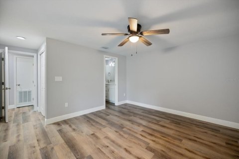 House in Port Charlotte, Florida 2 bedrooms, 86.49 sq.m. № 2098186 - photo 17