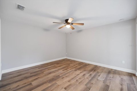 House in Port Charlotte, Florida 2 bedrooms, 86.49 sq.m. № 2098186 - photo 14