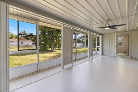 House in Port Charlotte, Florida 2 bedrooms, 86.49 sq.m. № 2098186 - photo 21