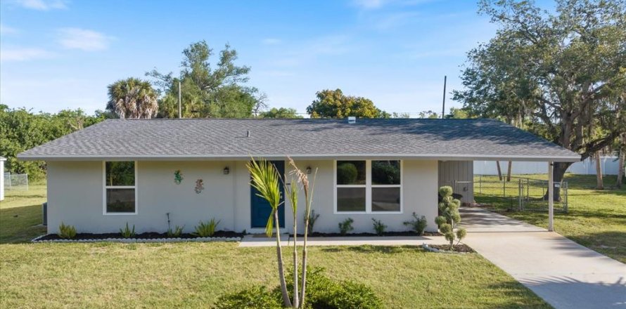 House in Port Charlotte, Florida 2 bedrooms, 86.49 sq.m. № 2098186