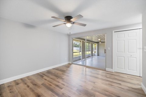 House in Port Charlotte, Florida 2 bedrooms, 86.49 sq.m. № 2098186 - photo 15