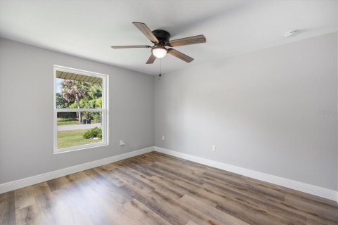 House in Port Charlotte, Florida 2 bedrooms, 86.49 sq.m. № 2098186 - photo 12