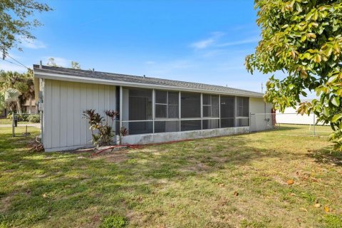 House in Port Charlotte, Florida 2 bedrooms, 86.49 sq.m. № 2098186 - photo 25