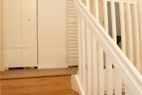 Снять в аренду таунхаус в Холливуд, Флорида 2 спальни, 133.78м2, № 2002492 - фото 11