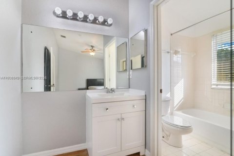 Снять в аренду таунхаус в Холливуд, Флорида 2 спальни, 133.78м2, № 2002492 - фото 10