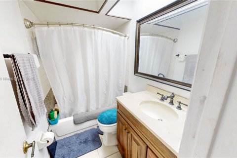 Townhouse in Homestead, Florida 2 bedrooms, 104.05 sq.m. № 1943575 - photo 16