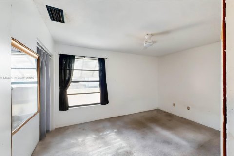 Townhouse in Homestead, Florida 2 bedrooms, 104.05 sq.m. № 1943575 - photo 17