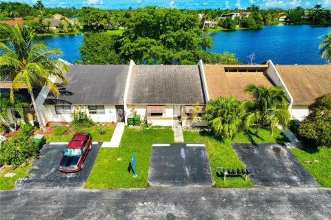 Townhouse in Homestead, Florida 2 bedrooms, 104.05 sq.m. № 1943575 - photo 26