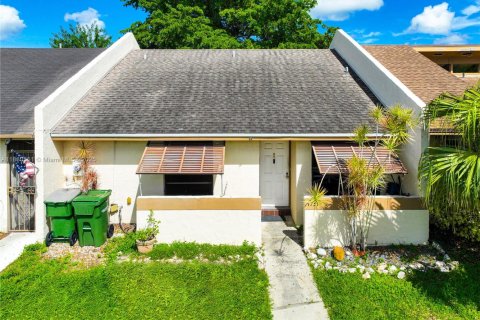 Townhouse in Homestead, Florida 2 bedrooms, 104.05 sq.m. № 1943575 - photo 24