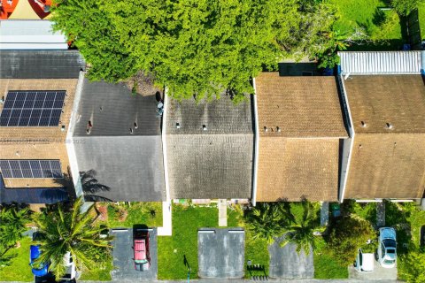 Townhouse in Homestead, Florida 2 bedrooms, 104.05 sq.m. № 1943575 - photo 27
