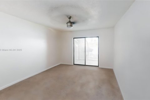 Townhouse in Homestead, Florida 2 bedrooms, 104.05 sq.m. № 1943575 - photo 19