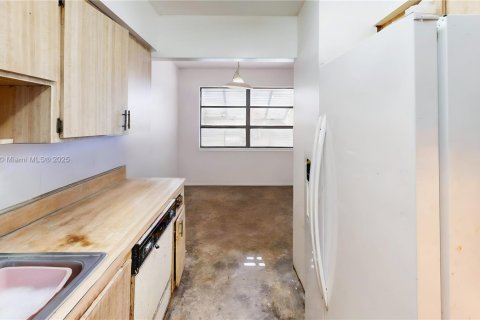 Townhouse in Homestead, Florida 2 bedrooms, 104.05 sq.m. № 1943575 - photo 10