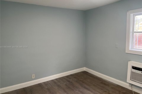 House in Hollywood, Florida 1 bedroom, 60.39 sq.m. № 2011683 - photo 6